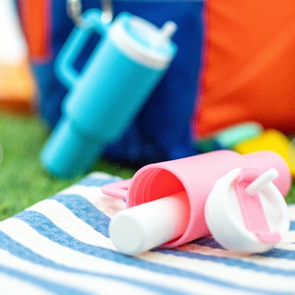 Stanley Inspired Mini Tumbler Keychain - Picture 2 of 15